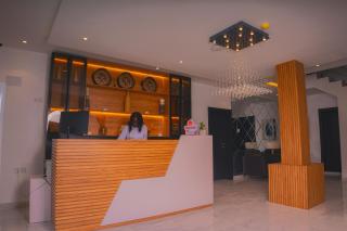 HomeWorth Hotel - Efiran - 8