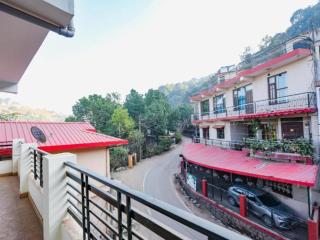 The Kasauli Suffer I Best Seller I Vacations I Family Events I Pet friendly l Open Air Lawn I Sky Bonfire l Serviced Apartments I Kasauli by Exotic Stays - Dharmpur - 6