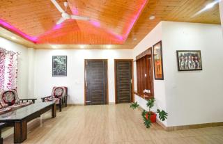 The Kasauli Suffer I Best Seller I Vacations I Family Events I Pet friendly l Open Air Lawn I Sky Bonfire l Serviced Apartments I Kasauli by Exotic Stays - Dharmpur - 4