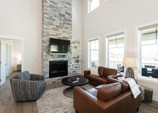 935 Lone Eagle - Valley View - 8