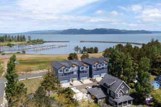 Columbia River Views Spacious Hammond Getaway! - Hammond - 8