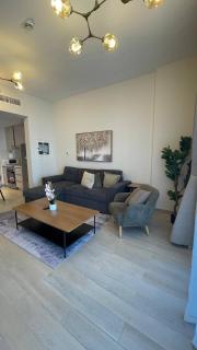 Modern Apt near F1 & Etihad 1bd - 2