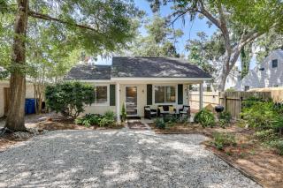 Centrally Located St Simons Island Getaway! - 8