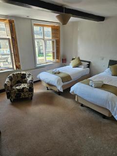 Kings Arms pub - Cleobury Mortimer - 2