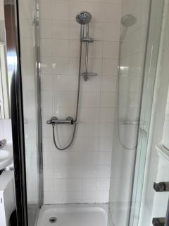 2 Bed Apartment Near Yeovil Hospital and Leonardo - Yeovil - 2