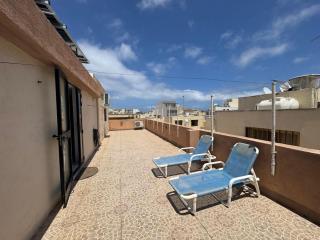 Mediterranean Hostel Villa - - 3