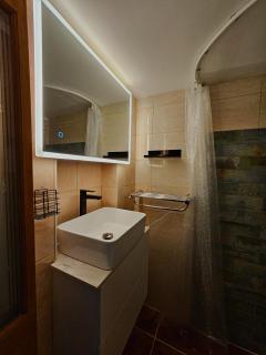 Rooms FG - Luton - 2