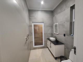 3 Cradock Road - - 3