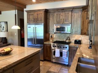 KBM Resorts NEW PROPERTY Bristlecone Beautifully updated Easy Access to Deer Valley Private Hot Tub Gas Fireplace Main Street BCT-501 - Park City - 6