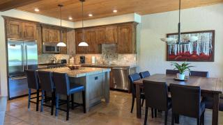 KBM Resorts NEW PROPERTY Bristlecone Beautifully updated Easy Access to Deer Valley Private Hot Tub Gas Fireplace Main Street BCT-501 - Park City - 2
