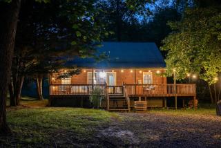 Secluded Creekside Cabin Hot Tub and Fire Pit - 8