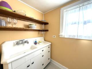 Cottage 8-9 - Stand Alone 2 Bedroom 2 Bath Private Courtyard Pet Friendly with Fee - 6