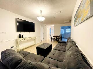 Spacious duplex short walk to the beach shared Pool - Myrtle Beach - 9