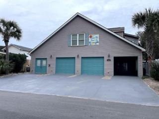 Spacious duplex short walk to the beach shared Pool - Myrtle Beach - 0