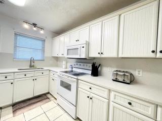 Spacious duplex short walk to the beach shared Pool - Myrtle Beach - 6