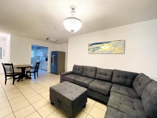 Spacious duplex short walk to the beach shared Pool - Myrtle Beach - 4