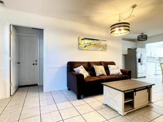 Spacious duplex short walk to the beach shared Pool - Myrtle Beach - 2