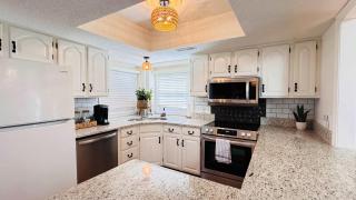 Charming Home - Pet Friendly - 4 Blocks from Beach - Myrtle Beach - 1