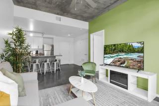 Centric 2BR In HEART of DTPHX Free Garage Parking - Phoenix - 9