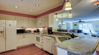 186 Colonnade - 8
