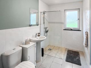 Flo's Cottage - 1