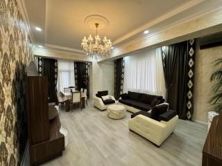 Baku Holiday Luxe Family Apartment - Baku - 4