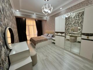Baku Holiday Luxe Family Apartment - 3