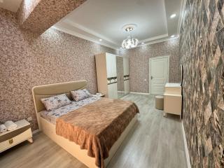 Baku Holiday Luxe Family Apartment - Baku - 2