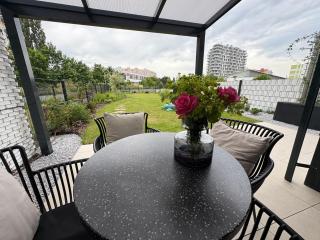 Beta Home - Free Garage, Air Condition, Garden, at Metro, 2nd parking on request - Praga - 9