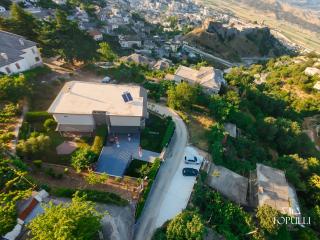 Villa Topulli View - Gjirokastra - 8