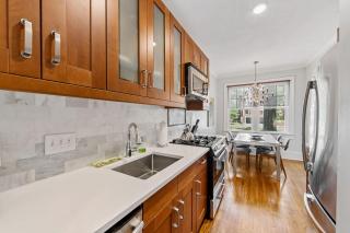 2 BR in Myers Park with comfortable screened porch - 1