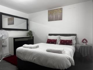 Home sweet home - Leicester - 4