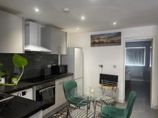 Home sweet home - Leicester - 5