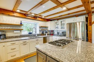 Spacious Kennebunkport Home with View, 2 Mi to Beach - Kennebunkport - 1