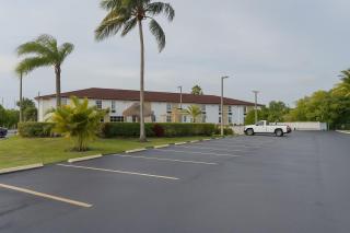 Belmont Inn & Suites - Florida City - 2