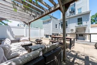 Jersey City Retreat w Private Backyard Bonfire Near NYC - Jersey City - 3