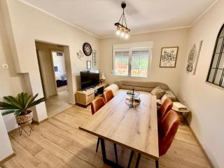 Sunny village, pool house - 7