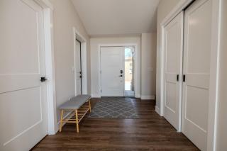 Mountain View Hideaway - BBQ, Beach Access - Invermere - 8