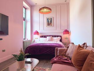 The Lillie at The Bank by Coorie Doon Stays - Troon - 9