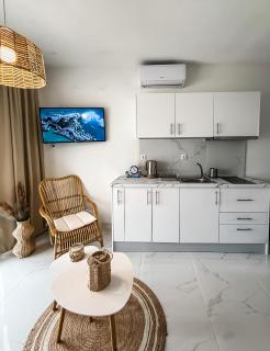 Oasis by the Pool - Nea Kalikratia - 6
