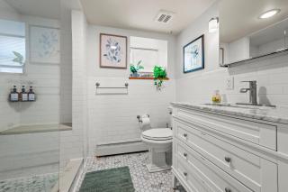 Jersey City Retreat w Private Backyard Bonfire Near NYC - Jersey City - 4