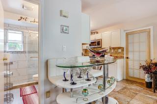 8 Mi to Long Beach Cozy Apt with Fenced Yard! - Baldwin - 4