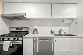 Jersey City Retreat w Private Backyard Bonfire Near NYC - Jersey City - 8