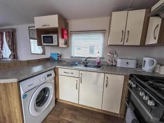 Fantastic 6 Berth Caravan At Haven Skegness Holiday Park Ref 88028Hr - Skegness - 1