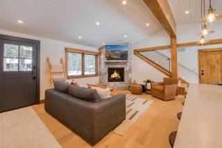 Splendid at Chamberlands by Tahoe Getaways - Chamberlands HOA, Private Hot Tub & Walk to Lake Tahoe - 6