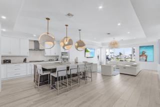 673 White Sands Retreat: Bay Views, Pool, Elevator - Fort Myers Beach - 7