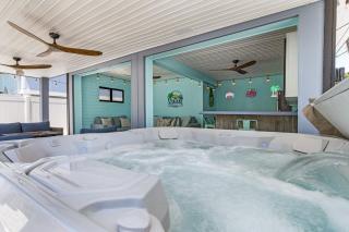 130 Tiki Tides: 2BR w/ Outdoor Tiki Bar! - Fort Myers Beach - 5
