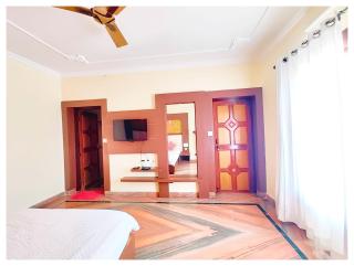 H0TEL K-A-V-Y-A-N-S-H PALACE Near Bhowali-Bhimtal Road - Free Wifi and Parking Facilities - Hygiene and Spacious Room- Best Family Hotel In Bhimtal - Bhimtal - 5