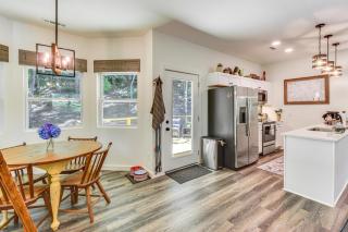 Golf Access and Furnished Deck Cabin in Clayton - Clayton - 5