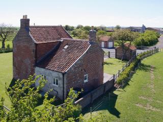 Somer Leyton Cottage - 1